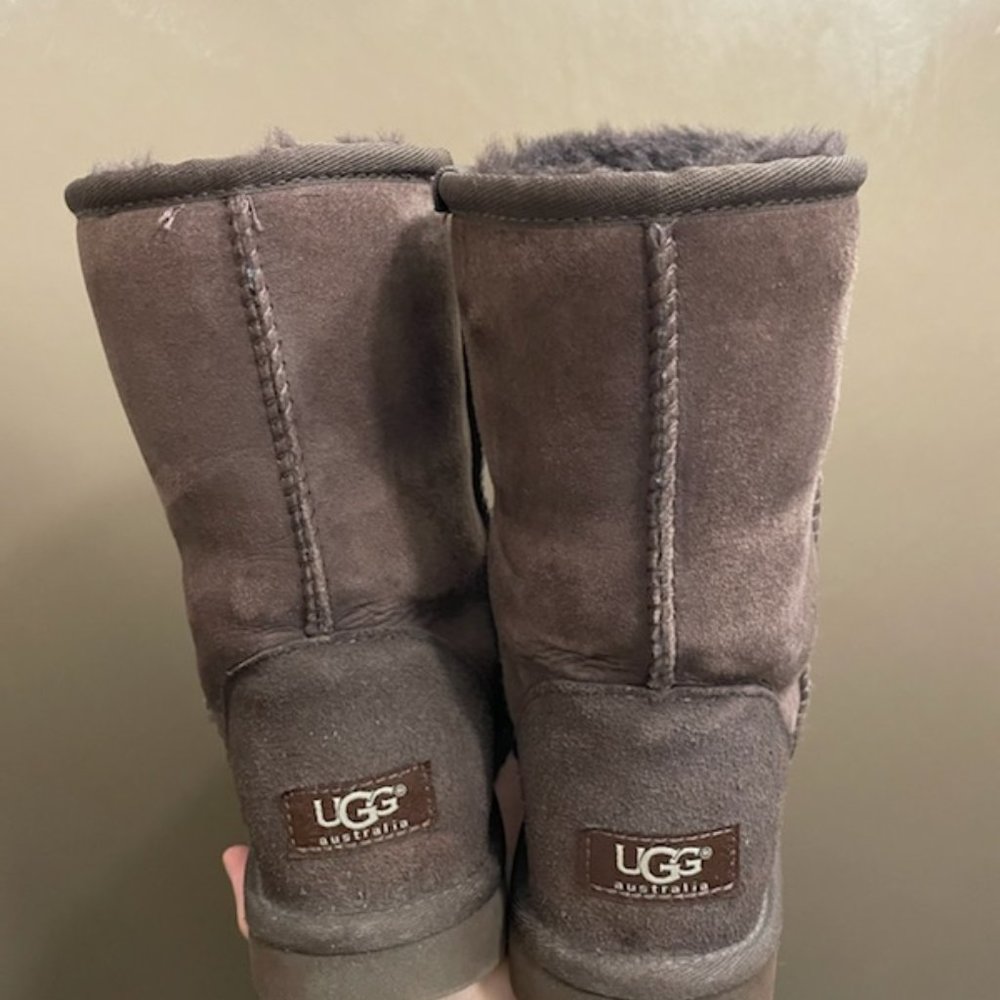 UGG Classic Short II